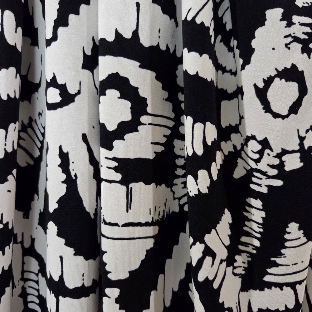 Sangria - B&W Tribal Print Dress - Picture 5 of 10